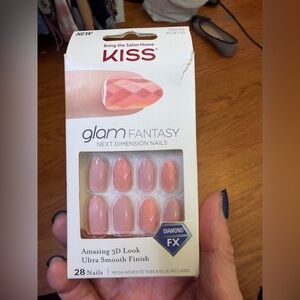Kiss Pink Nail Kit with Diamond FX, NIB 76546 KGF05